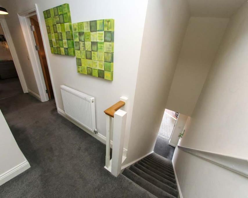 Luxe Living Guest House-Sleeps 6-Private Parking-Free Wifi-Beach-City 스완지 외부 사진