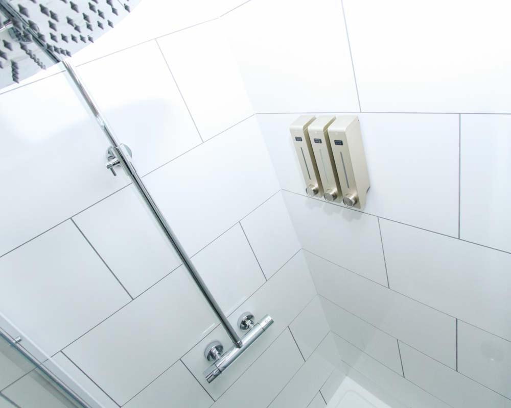 Luxe Living Guest House-Sleeps 6-Private Parking-Free Wifi-Beach-City 스완지 외부 사진
